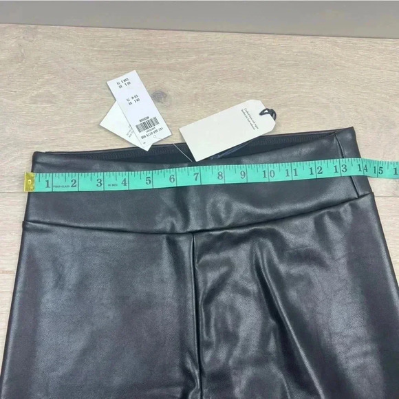 Abercrombie & Fitch Vegan Leather Leggings - Picture 3 of 6